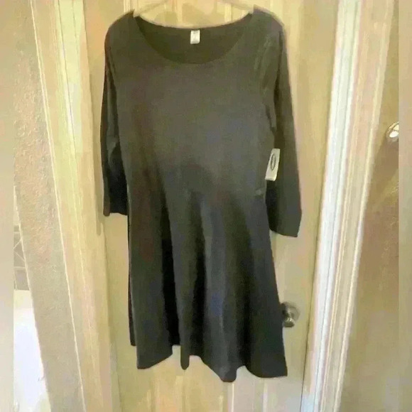 Old Navy Dresses & Skirts - Old Navy fit and flare dress in black. Size Medium. NWT. Perfect black dress.